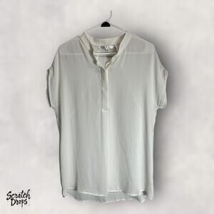 CABI Blouse Medium 21x31 White Short Sleeve Lightweight Casual Summer Top